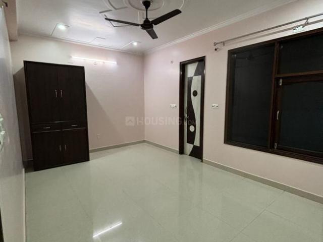 Flat for rent in Deri