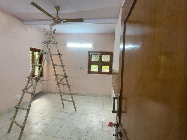 Flat for rent in North West Delhi, Deri