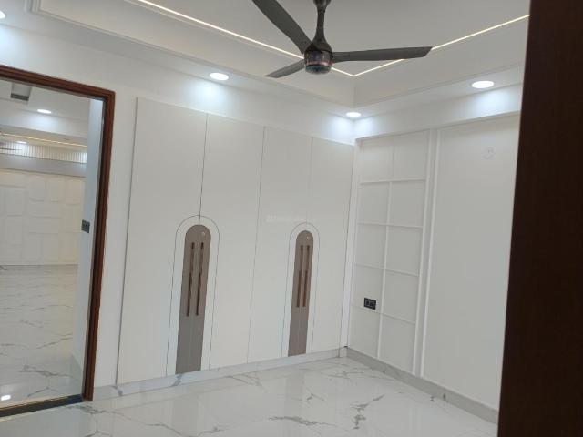 Flat for sale in South West Delhi, Deri