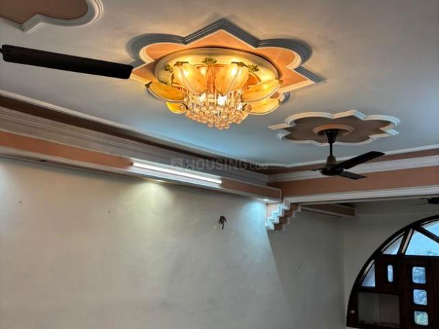 Flat for sale in North Delhi, Deri
