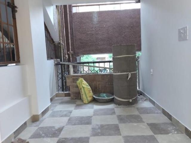 Flat for sale in North Delhi, Deri