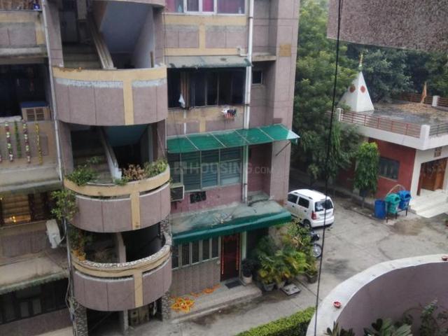 Flat for sale in North Delhi, Deri