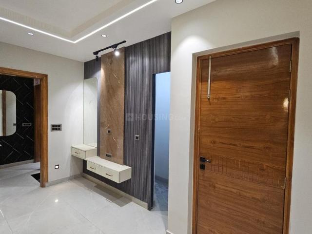 Flat for sale in North West Delhi, Deri