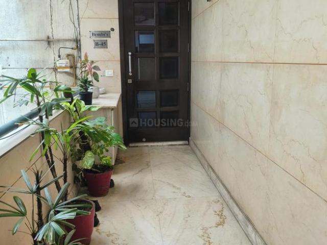 Flat for sale in North Delhi, Deri