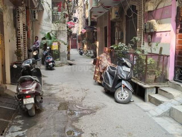 Flat for sale in Seelampur, Delhi