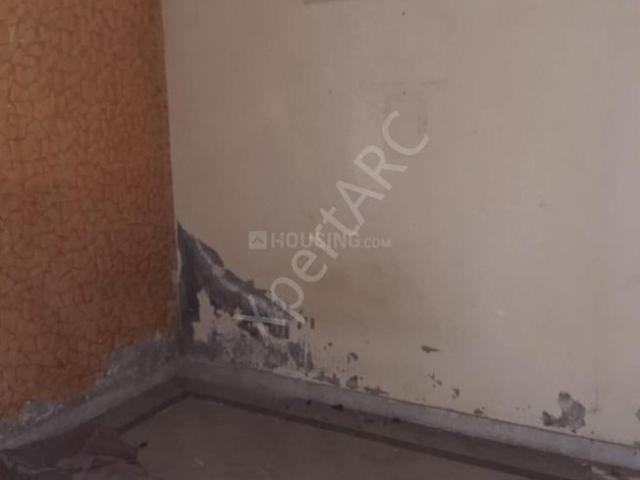 Flat for sale in North East Delhi, Deri