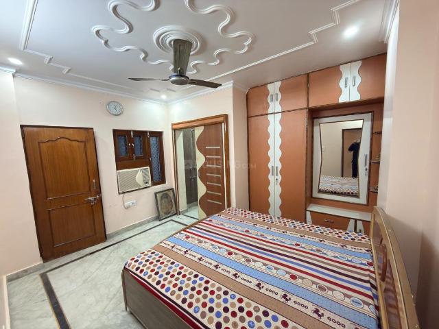 Flat for rent in Shalimar Bagh, Delhi