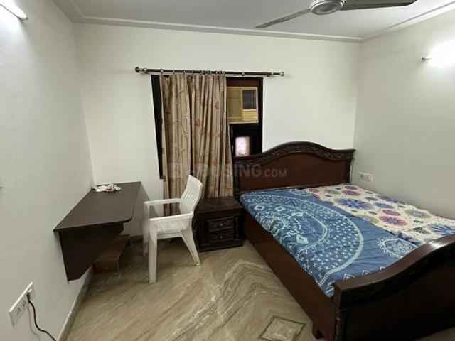 Flat for rent in Shalimar Bagh, Delhi