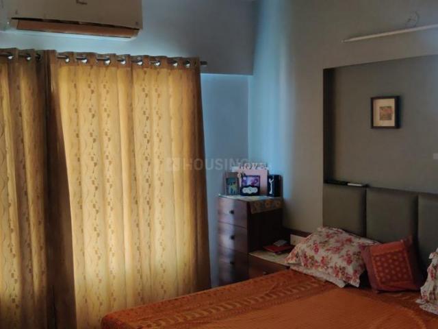 Flat for rent in The Meadows, Shantigram