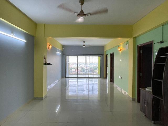 Flat for sale in Tangra North, Kolkata