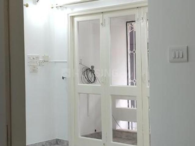 Flat for sale in Madar Tala Colony, Kolkata