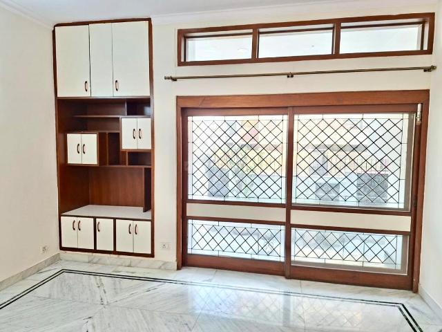 Flat for rent in South Delhi, Deri