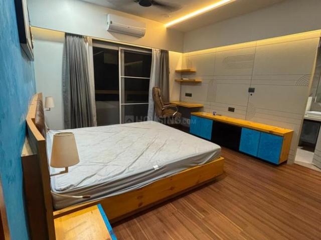 Flat for rent in Darshanam Club Life, Vadodara