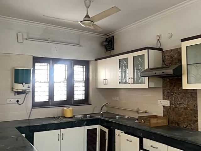 Flat for rent in South Delhi, Deri