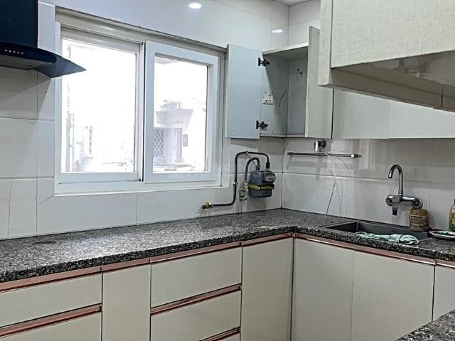 Flat for rent in South Delhi, Deri