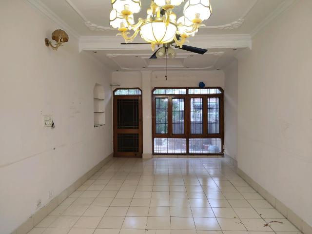 Flat for rent in South Delhi, Deri
