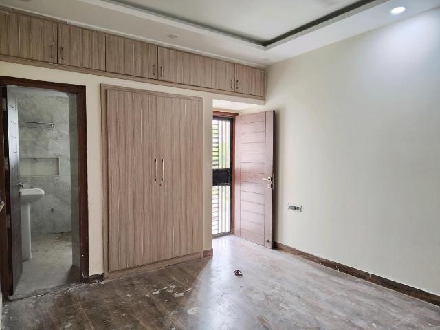 Flat for rent in Deri