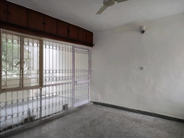 Flat for rent in South Delhi, Deri