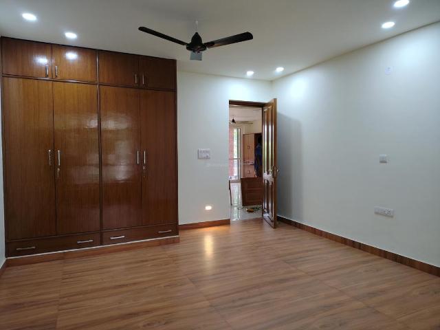 Flat for rent in Deri