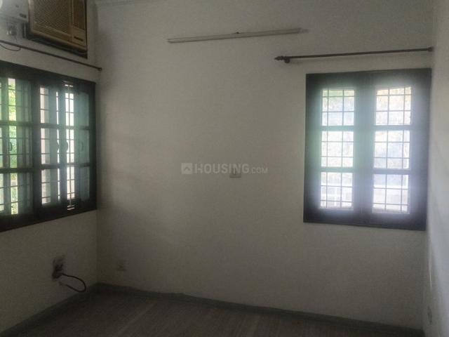 Flat for rent in South Delhi, Deri