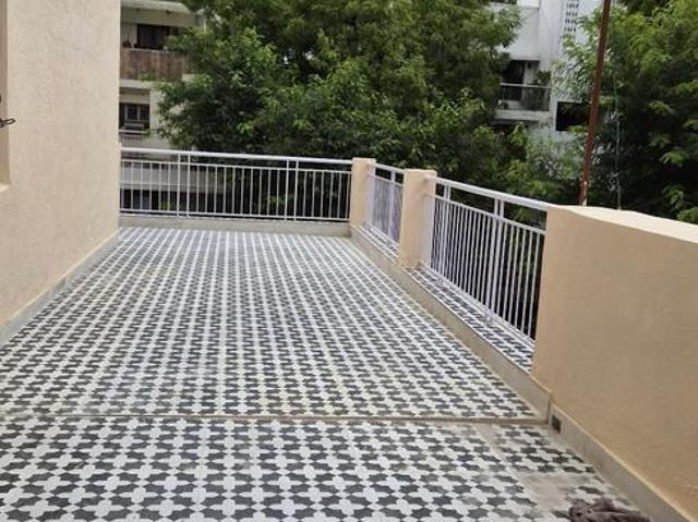 Flat for rent in Deri