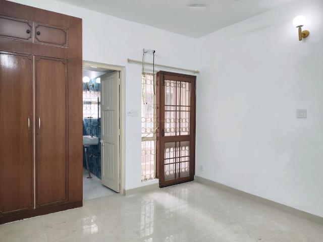 Flat for rent in South Delhi, Deri