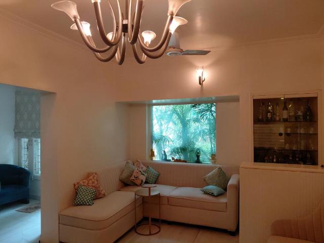 Flat for rent in South Delhi, Deri