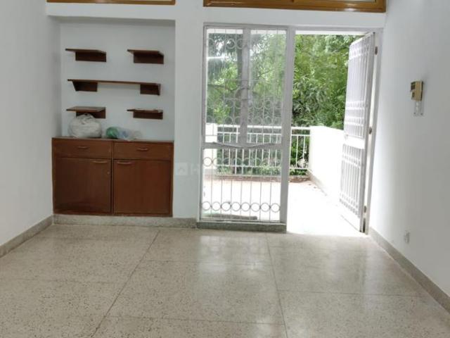 Flat for rent in Deri