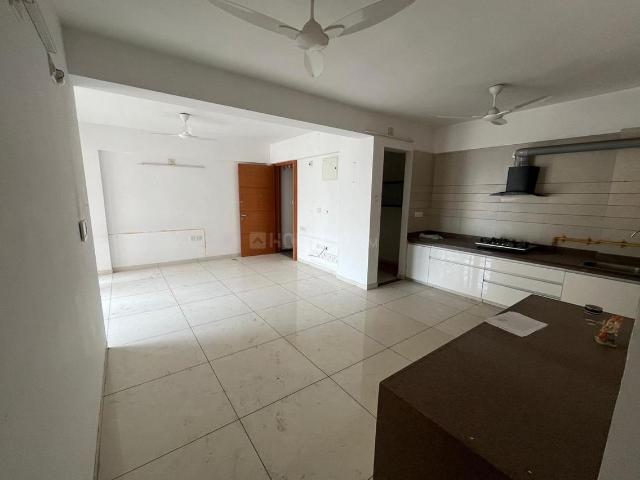 Flat for rent in Vastrapur, Ahmedabad