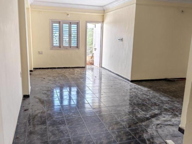 Flat for sale in Vastrapur - Ahmedabad, Gujarat
