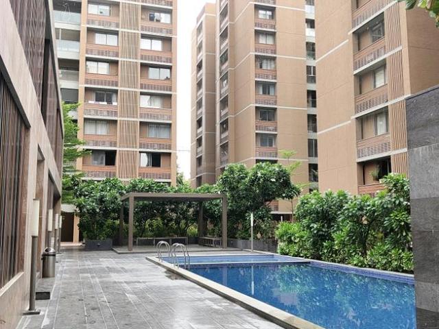 Flat for sale in Vastrapur - Ahmedabad, Gujarat