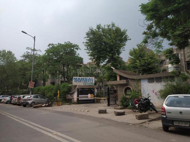 Flat for sale in East Delhi, Deri
