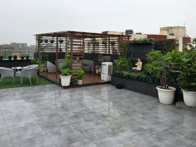 Flat for sale in East Delhi, Deri