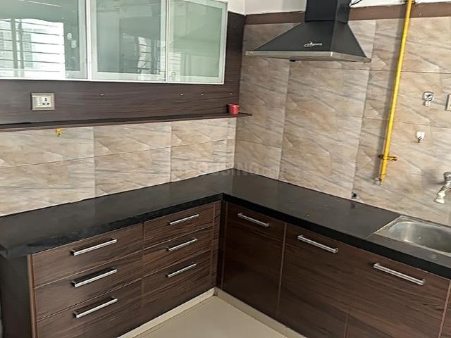 Flat for rent in Sarkhej, Gujarat