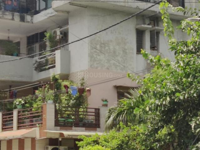 Flat for sale in West Delhi, Deri