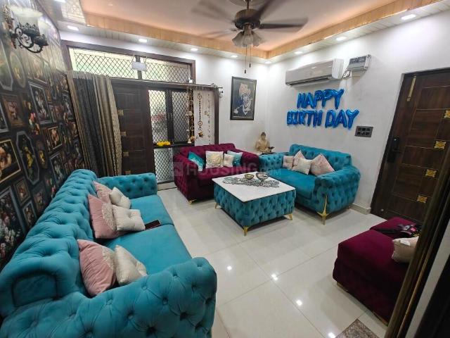 Flat for sale in West Delhi, Deri