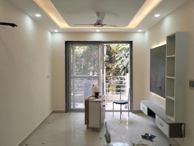 Flat for sale in West Delhi, Deri