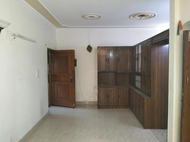 Flat for sale in West Delhi, Deri