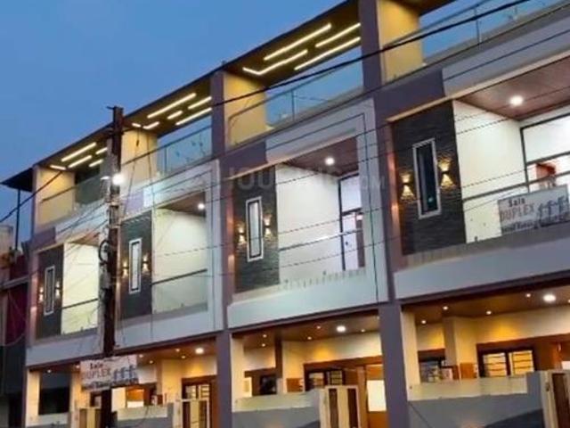 Duplex for sale in Madya