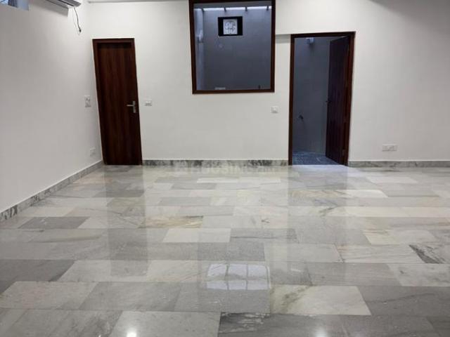 Duplex for rent in Deri