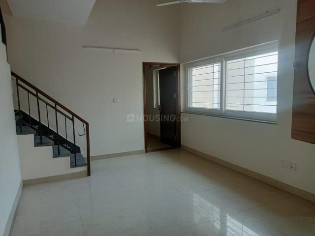 Duplex for rent in Deri