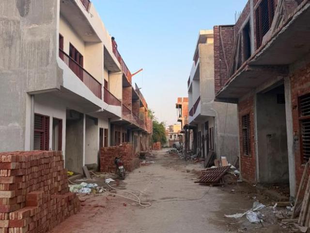 Duplex for sale in Block B, Gautam Buddha Nagar