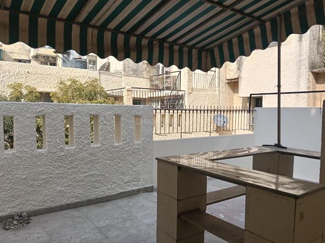 Duplex for rent in South Delhi, Deri