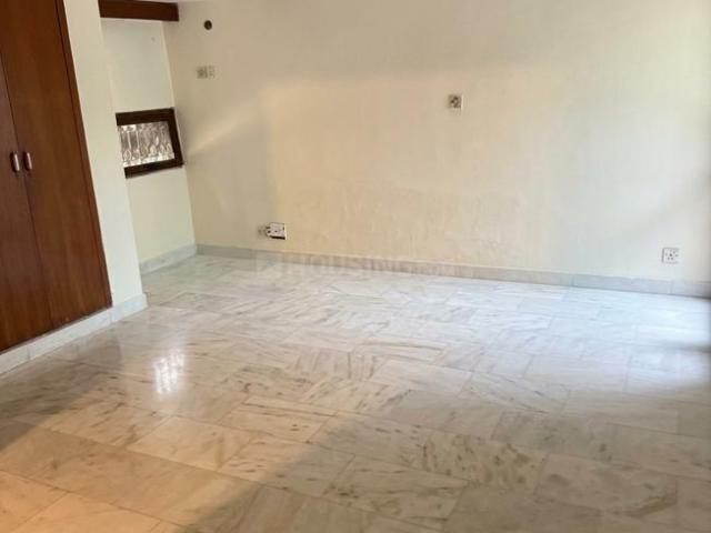 Duplex for rent in Deri