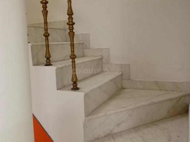 Duplex for rent in Deri