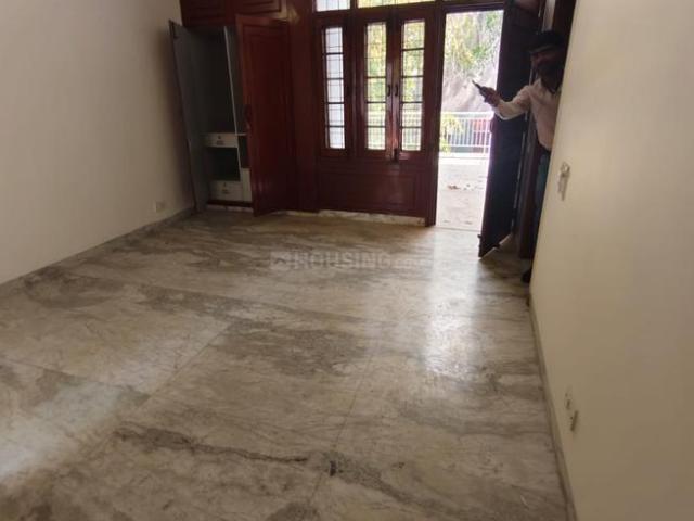 Duplex for rent in Deri