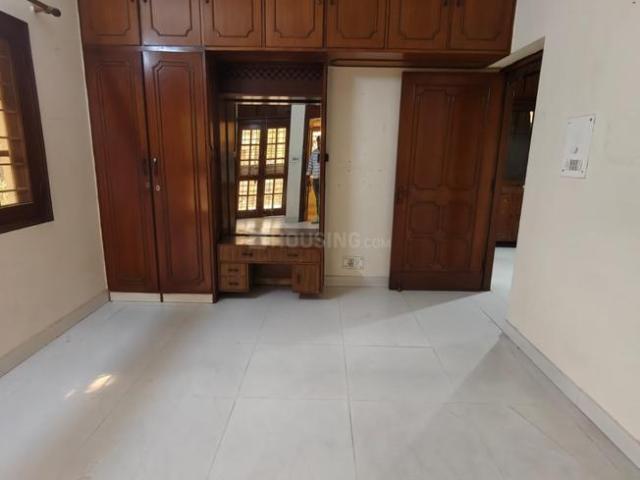Duplex for rent in Deri