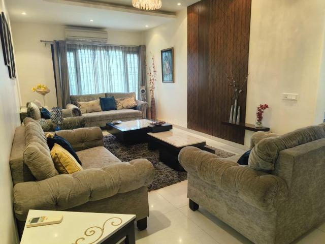 Duplex for rent in Deri