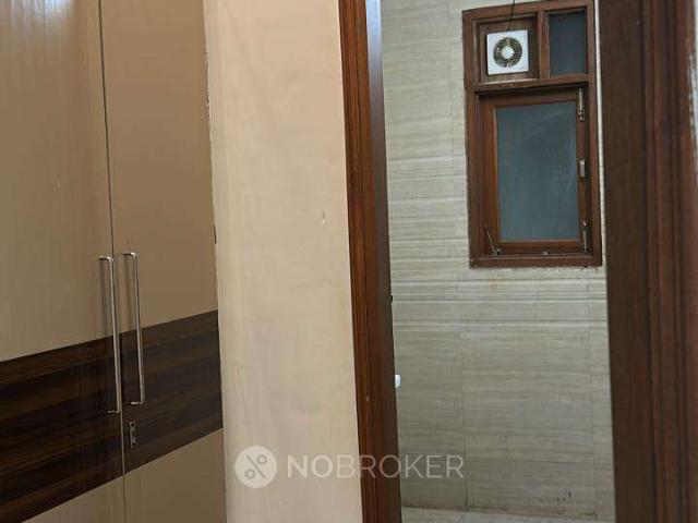 Flat for rent in South Delhi, Deri