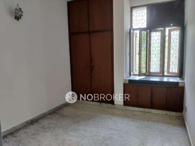 Flat for rent in Deri